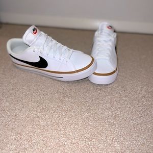 Mens Nike Sneakers NWOT